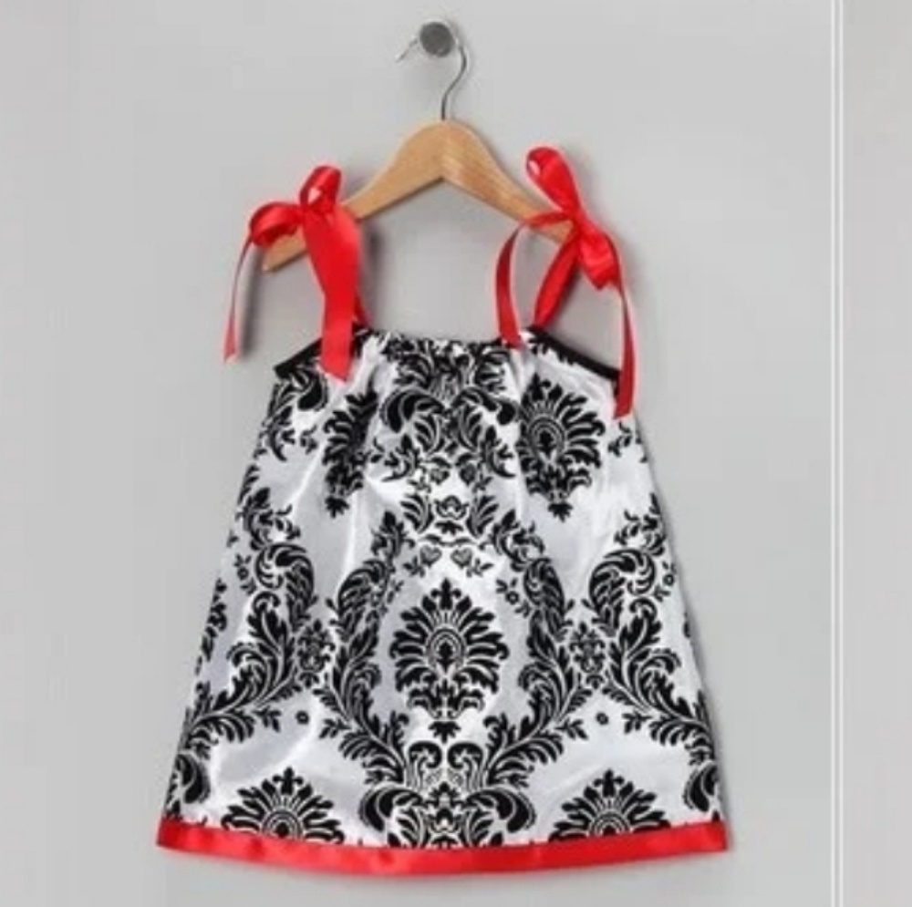 ⚘4 for $24⚘ EUC Cozy Bug pillowcase dress